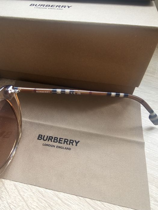 Дамски слънчеви очила burberry