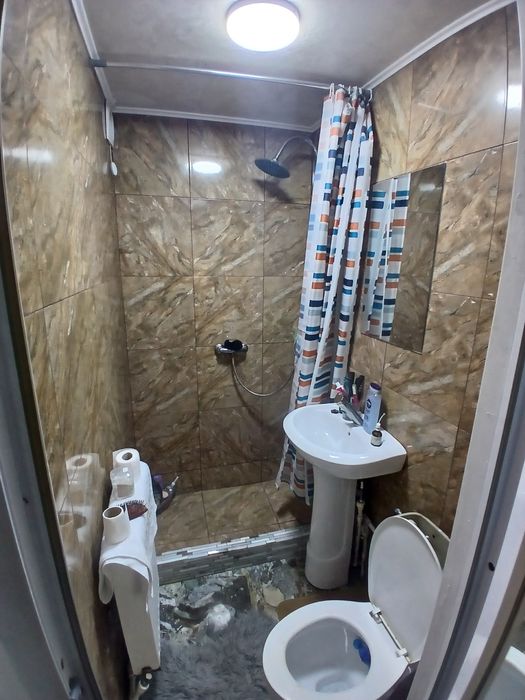 Vând apartament la cheie