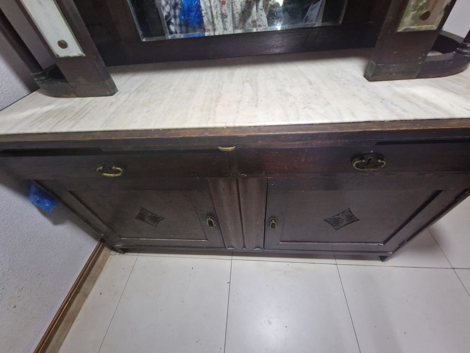 Credenț lemn cu blat marmură