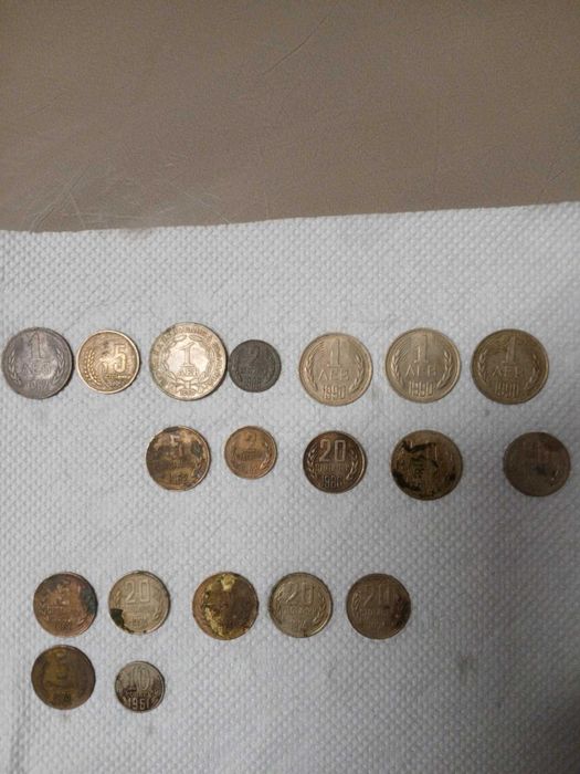 български монети