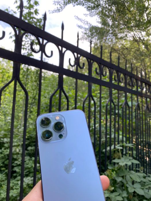 Iphone 13 pro.                 .