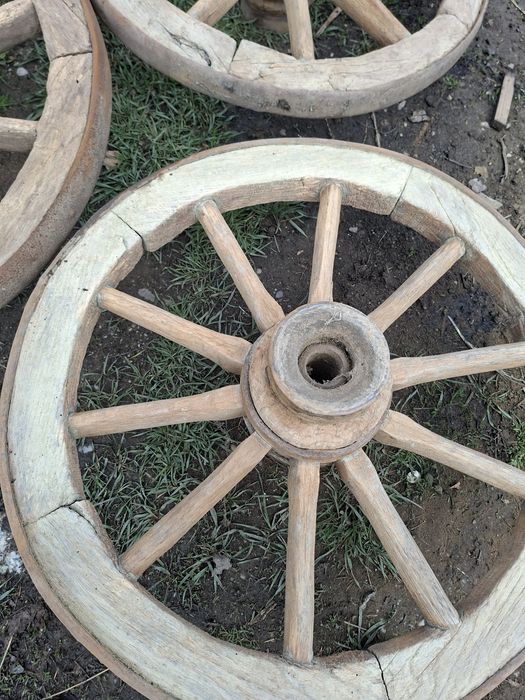 Roti rustice în stare foarte bună
