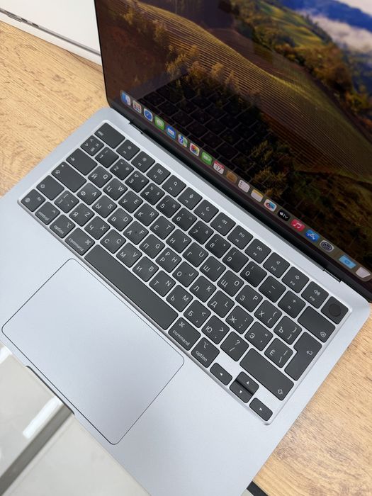Macbook Air 13 M2 8/256 gb | iStatus