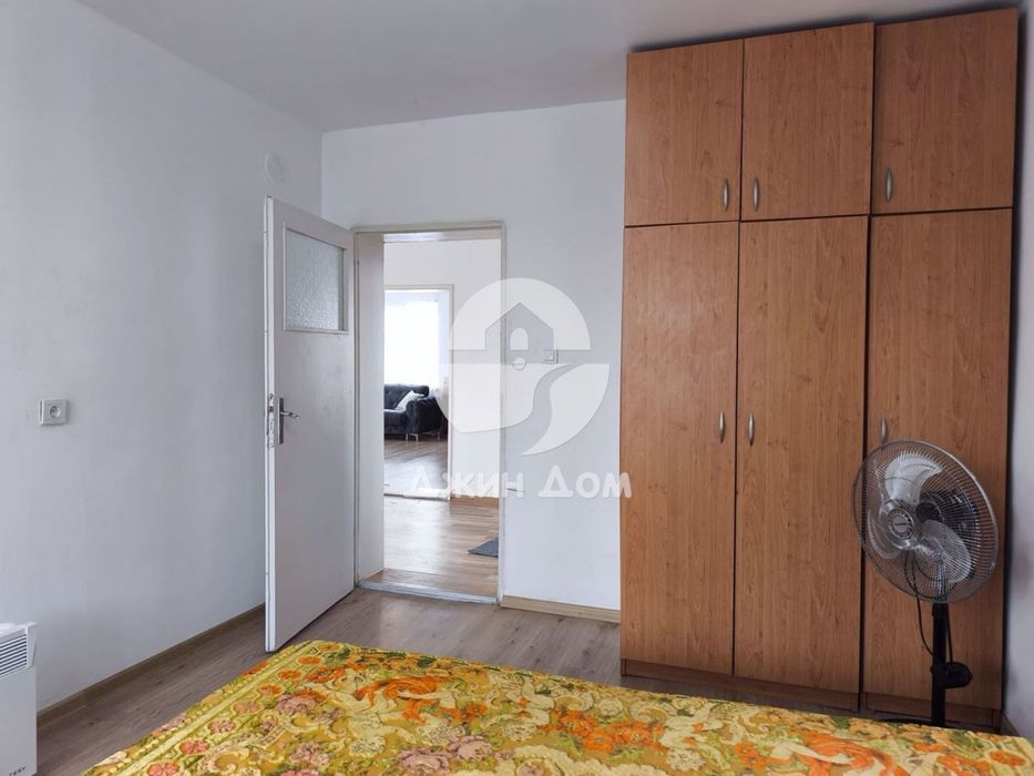 Двуетажна къща с двор и ГАРАЖ в село Винарско, обл. Бургас