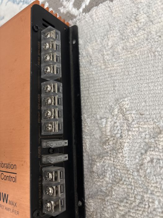 Продам усилитель