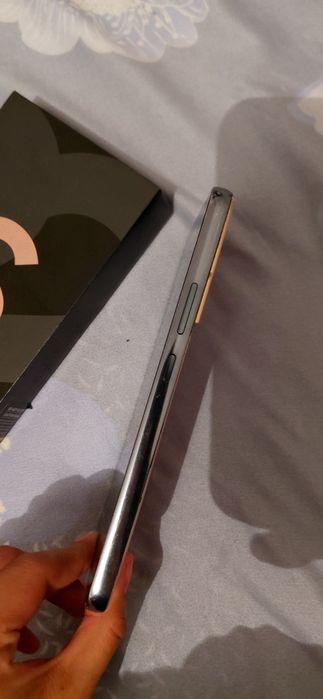 Срочно продам телефон Samsung s22+