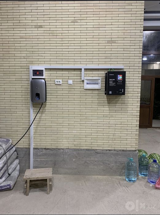 Установка зарядние  устройства для електромобилей