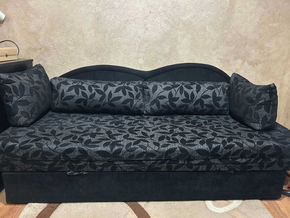 Разтегателен диван