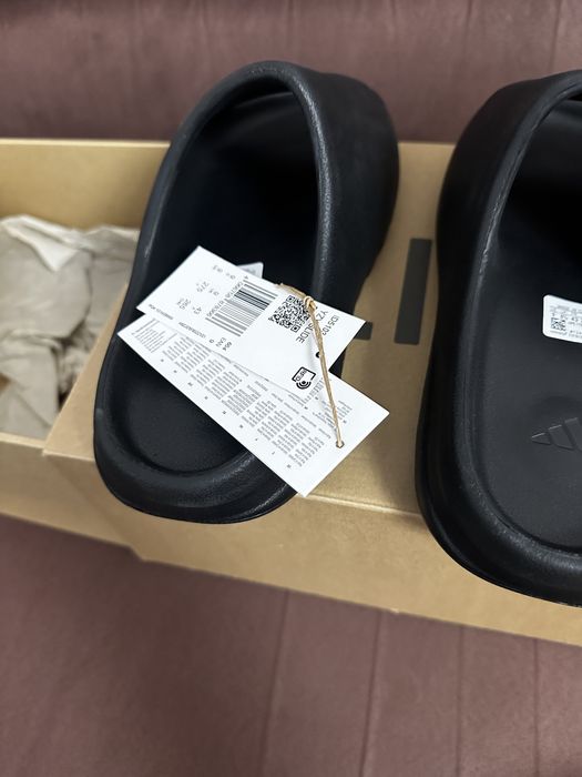 Yeezy slide negri