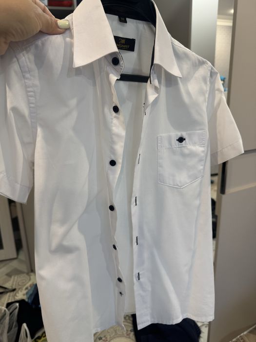 Продам школьную одежду все за 5000