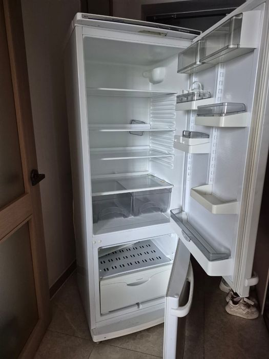 Б/У Холодильник в отличном состоянии