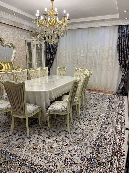 4 xonalik kvartira sotiladi. Olmazor tumani Nurafshon ko'chasi. Sebzor