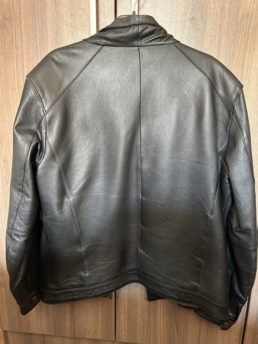 Черно кожено яке