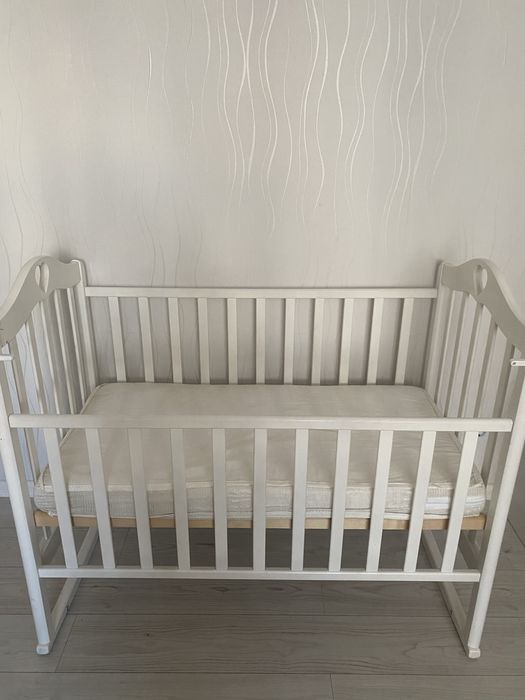 Продам детскую кроватку