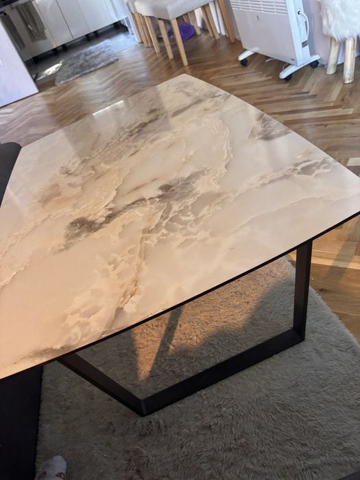 Холна маса не исползвана