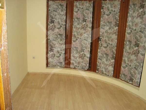 Дава се под наем многостаен апартамент в Кършияка! 1739591