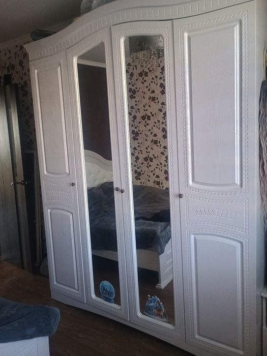 Срочно! Шкаф для одежды.