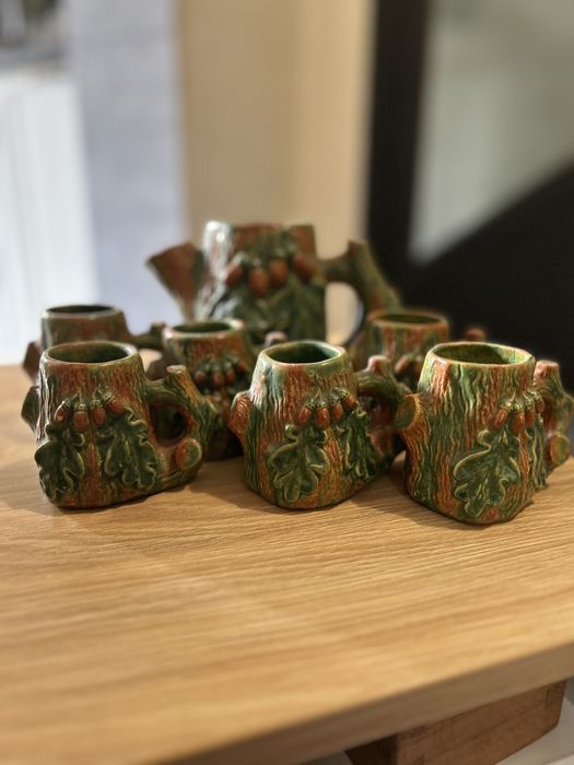 Set Servire Vintage din Ceramică Glazurată – Design Buturugă și Ghinde (7 piese)