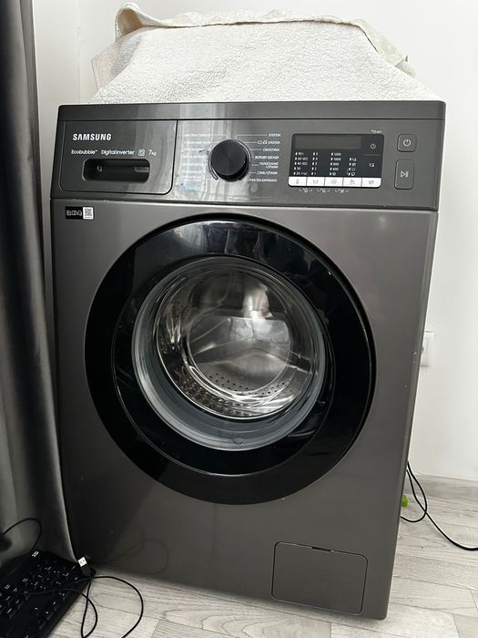 Машинка Самсунг  в отличном состоянии