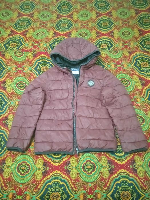 Детская куртка красная в хорошем состоянии для мальчиков от 5летдо8лет