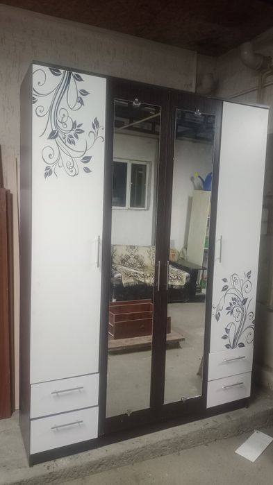 Шкаф  для  одежды большой