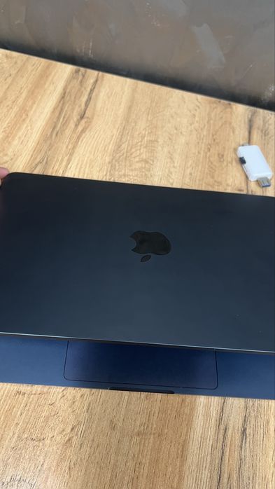 Macbook air m3 16/256