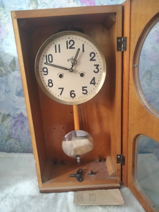 Продам настенные часы с боем