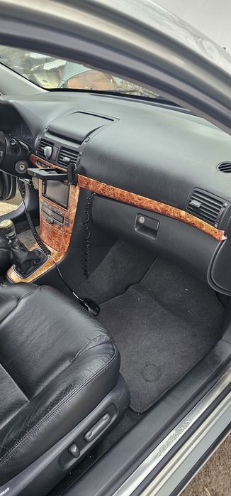 Dezmembrez Toyota Avensis T25  2008