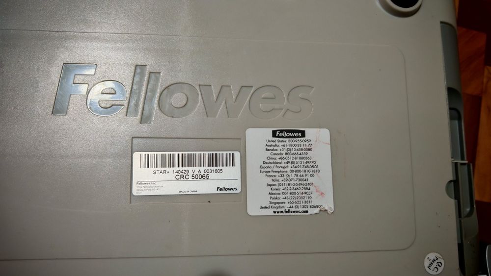 Maşină de legat manuală cu pieptene Fellowes Star 150 CRC 50065 
29