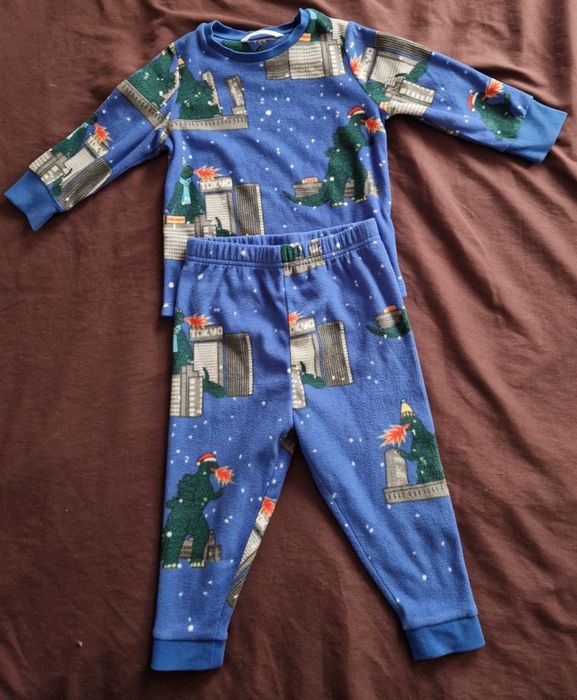 Lot haine baiat 2-3 ani