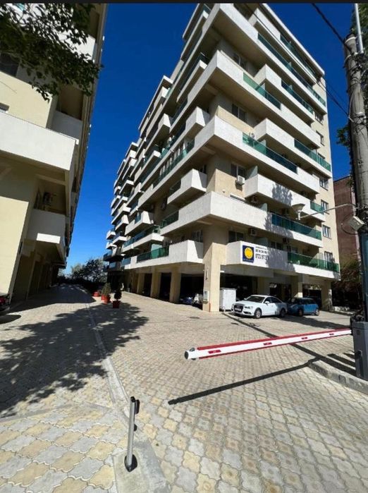 Direct proprietar inchiriez  in zona Vega Barrel Butoaie Mamaia Central Moonlight Resident Luxury Apartments  cu parcare privata ,vedere  mare si lac