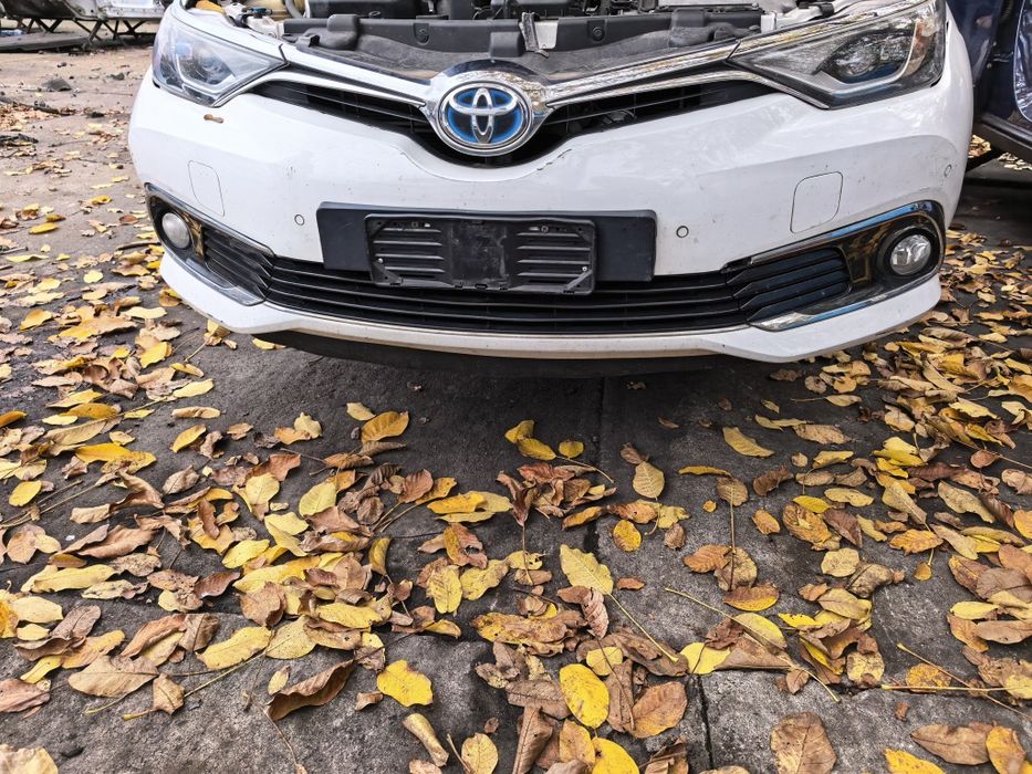 Предна броня за Toyota Auris II facelift