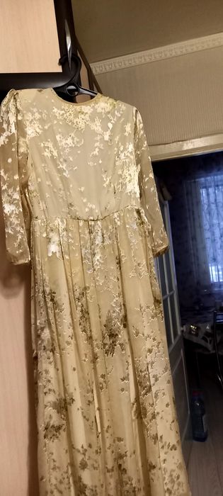 Продам платье длинное