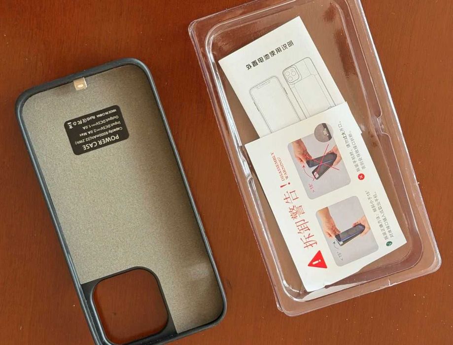 iPhone 14 Pro Max, 100% батерия и няколко калъфа с него