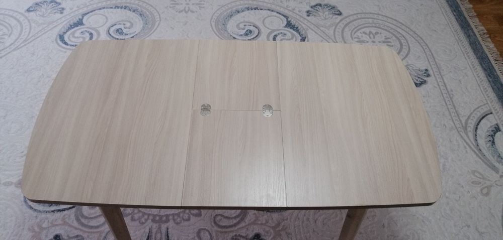 Продам обеденный стол