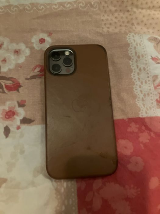 Продавам  iIphone 12 pro 256  за 200 евро в много добро състояние