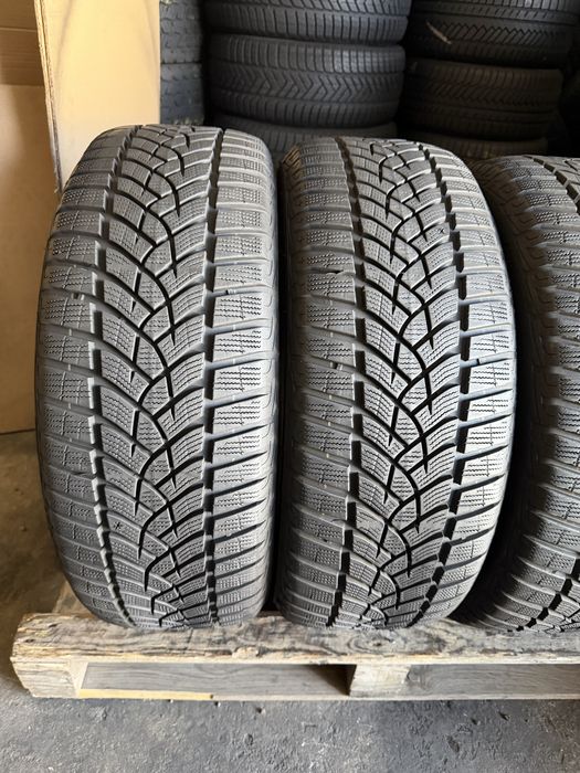 4 anvelope iarna 215/55/17 Goodyear 7-7.3 mm!