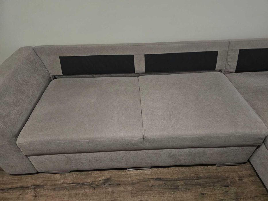 Диван,фотьойл и холна маса