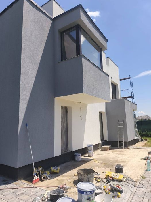 Echipa de meseriasi / Case la roșu / la gri sau la cheie  Izolații fațade cu polistiren sau vată Renovări case / apartamente  Lucrări de calitate !