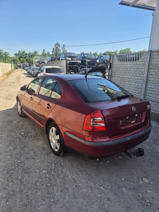 Bara fata / Capota motor Skoda Octavia 2 1.9 BXE 2006