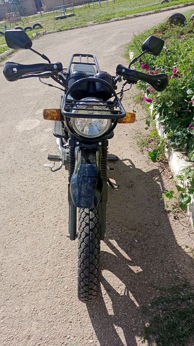 Мотоцикл GSX200.