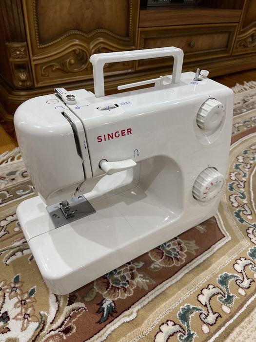 Швейная машина Singer 8280 немецкая