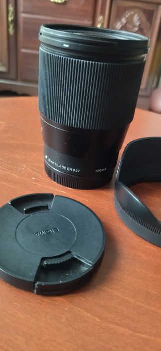 Sigma 16 mm f/1.4  для EOS-M