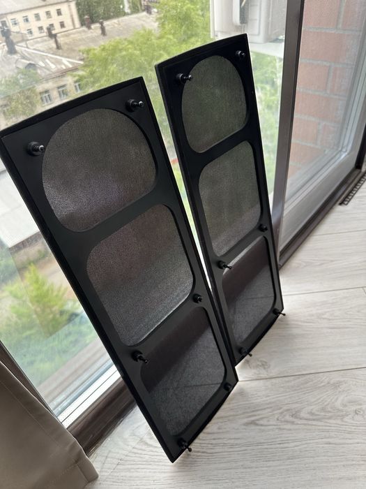 Dynaudio focus 220