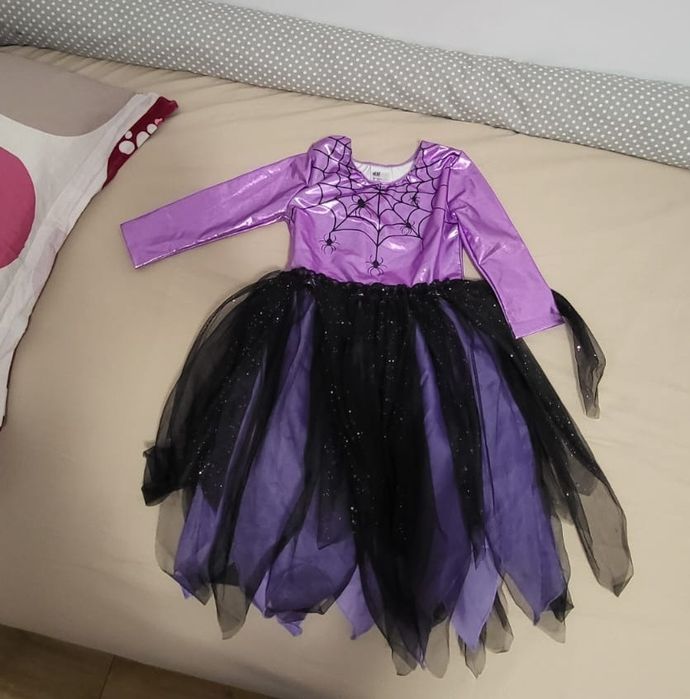 Vând rochiță Halloween, H&M, mărimea 134-140 cm, 8-9 ani