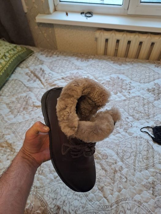 Продам мужские ботинки.