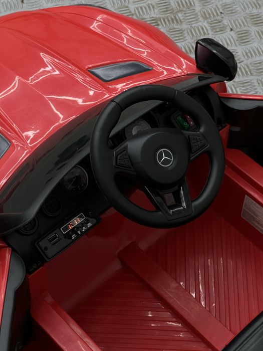 Акумулаторна кола MERCEDES GTR