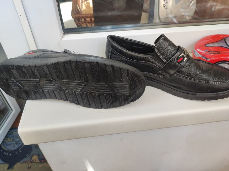 Продам туфли для мальчика