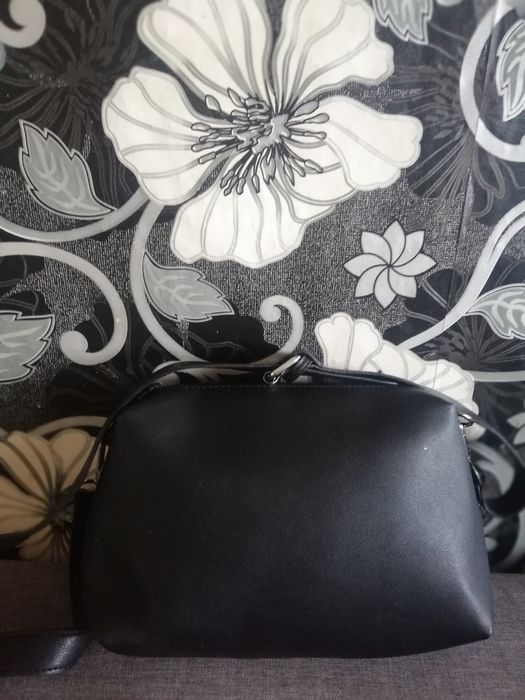 Малка дамска чантичка