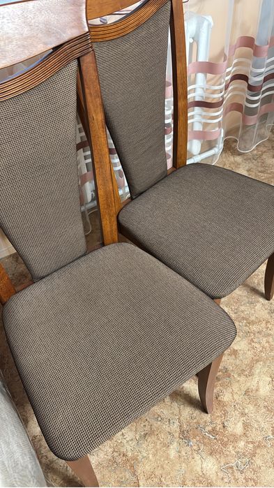 Стол со стульями